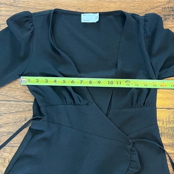 ASOS Design Black Ruffle Wrap Dress Size 4 Deep Plunging V-Neck Short Above Knee - Picture 8 of 16
